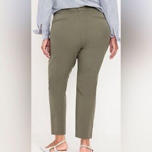 Old Navy Plus Size Pixie High Rise Ankle Chino Pant Olive Green  - Size 26